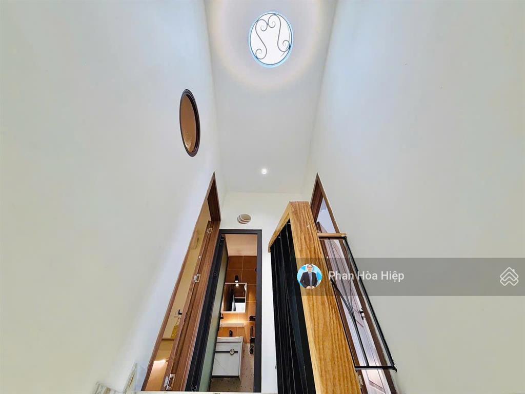 Nhà mới ngay trần chánh chiếu, 45m², 3 tầng đúc, 3pn, hẻm xe hơi tới nhà, sổ vuông vức