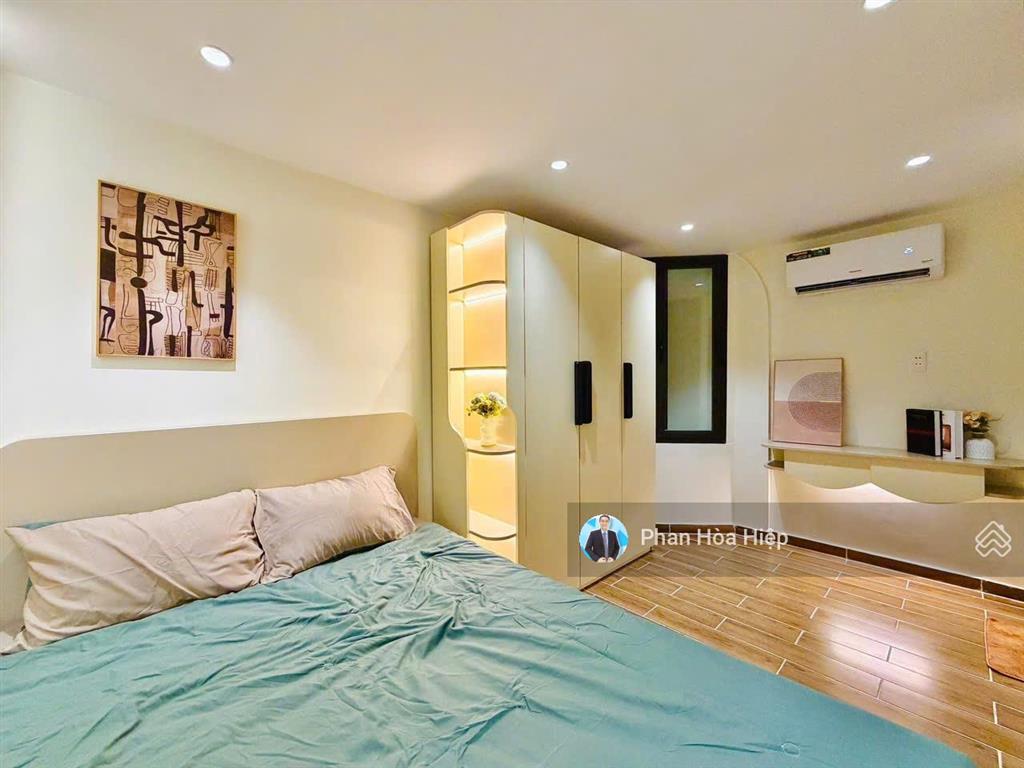 Nhà mới ngay trần chánh chiếu, 45m², 3 tầng đúc, 3pn, hẻm xe hơi tới nhà, sổ vuông vức