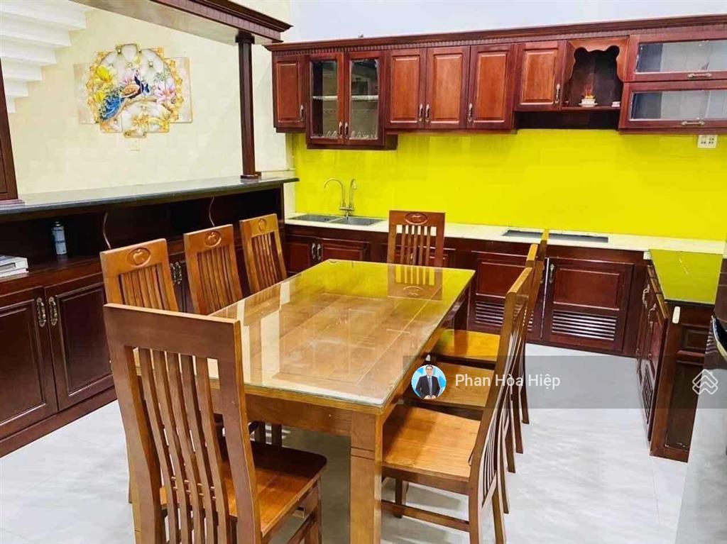 Kẹt tiền bán nhà phan văn khỏe, 48m2, 4 tầng btct, 4pn, vài căn ra mt, kế bên chợ bình tây