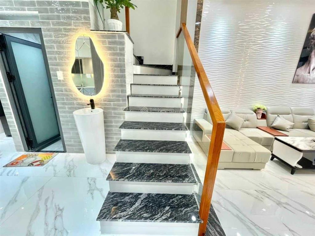 Kẹt tiền bán nhà phan văn khỏe, 48m2, 4 tầng btct, 4pn, vài căn ra mt, kế bên chợ bình tây