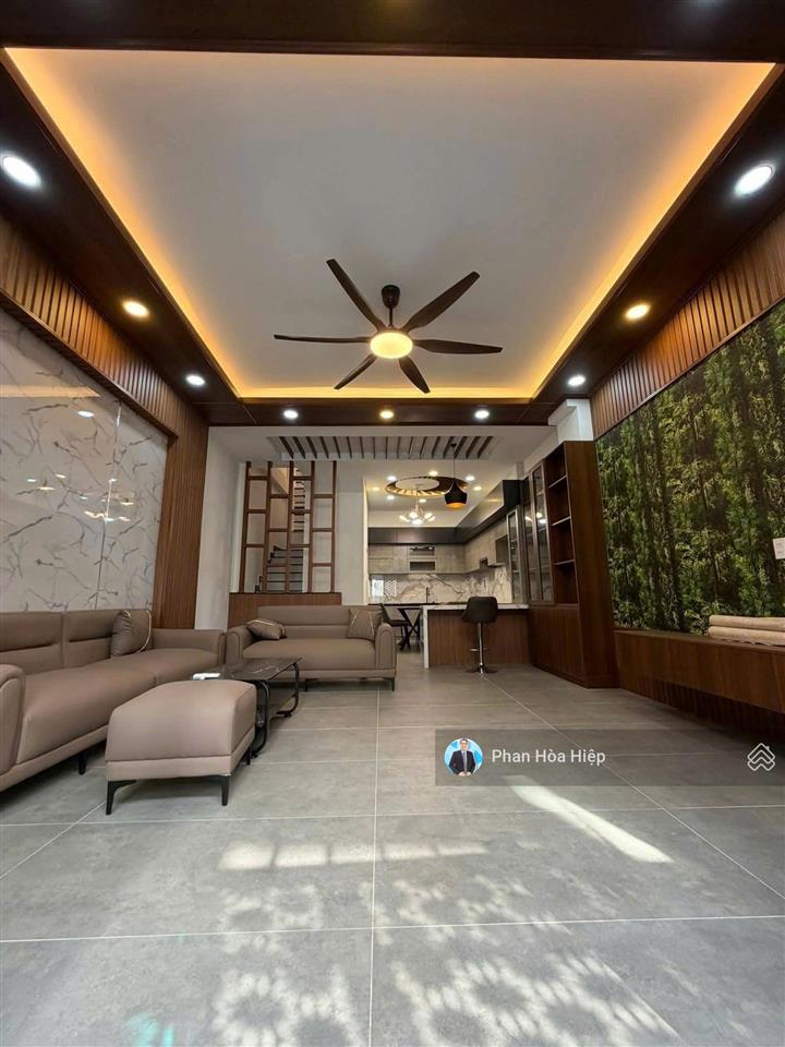 Bán gấp nhà hẻm 5m lò siêu, 48m2, 3 tầng, 4pn, gần đường 3/2, tặng nội thất, tiện kinh doanh