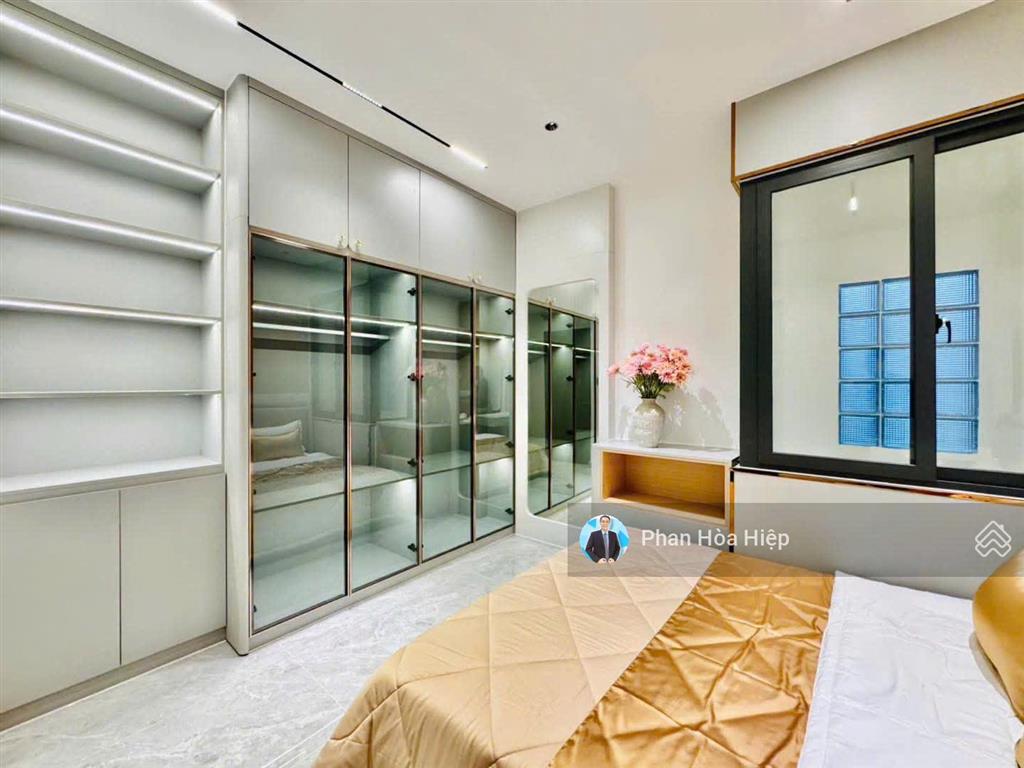 Nhà mới ngay an dương vương, 60m2, 5 tầng đúc, 4pn hẻm rộng 8m, gần cv phú lâm, tiện kinh doanh