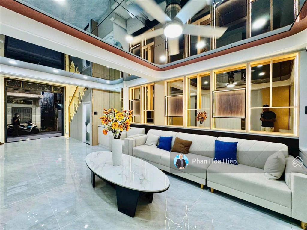 Nhà mới ngay an dương vương, 60m2, 5 tầng đúc, 4pn hẻm rộng 8m, gần cv phú lâm, tiện kinh doanh