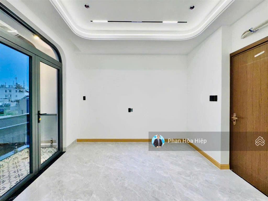 Nhà mới ngay an dương vương, 60m2, 5 tầng đúc, 4pn hẻm rộng 8m, gần cv phú lâm, tiện kinh doanh
