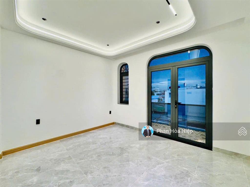 Nhà mới ngay an dương vương, 60m2, 5 tầng đúc, 4pn hẻm rộng 8m, gần cv phú lâm, tiện kinh doanh