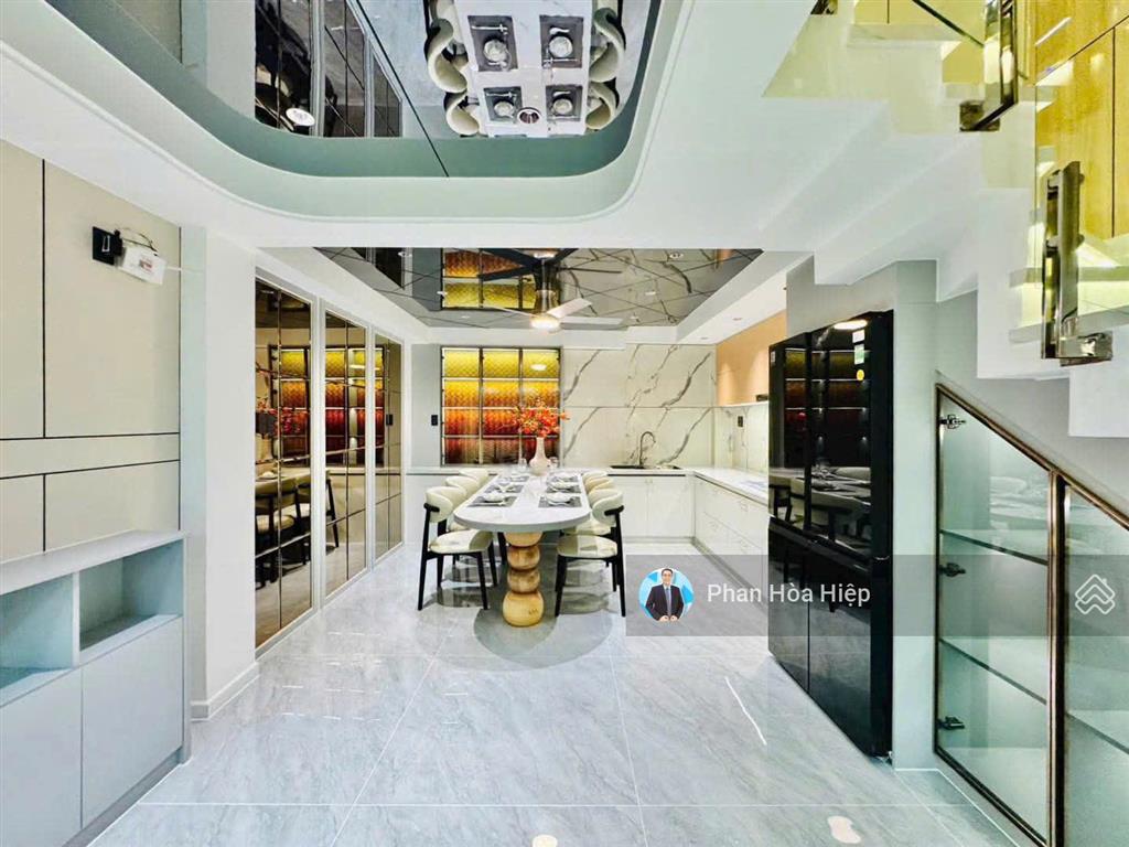 Nhà mới ngay an dương vương, 60m2, 5 tầng đúc, 4pn hẻm rộng 8m, gần cv phú lâm, tiện kinh doanh