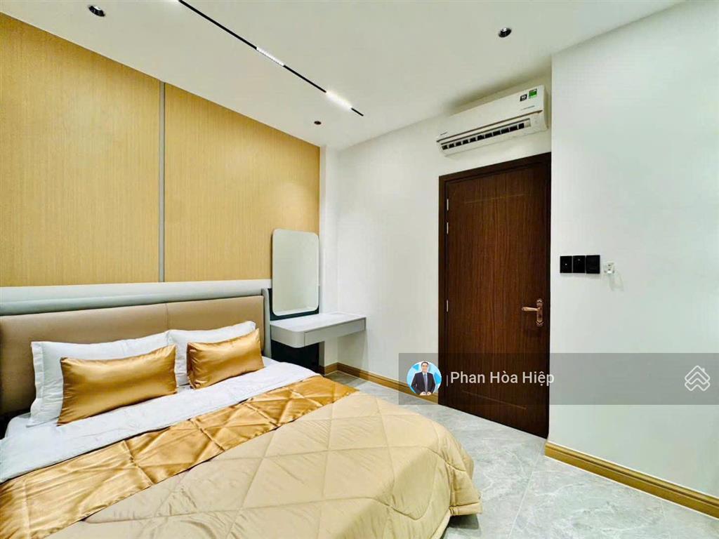 Nhà mới ngay an dương vương, 60m2, 5 tầng đúc, 4pn hẻm rộng 8m, gần cv phú lâm, tiện kinh doanh