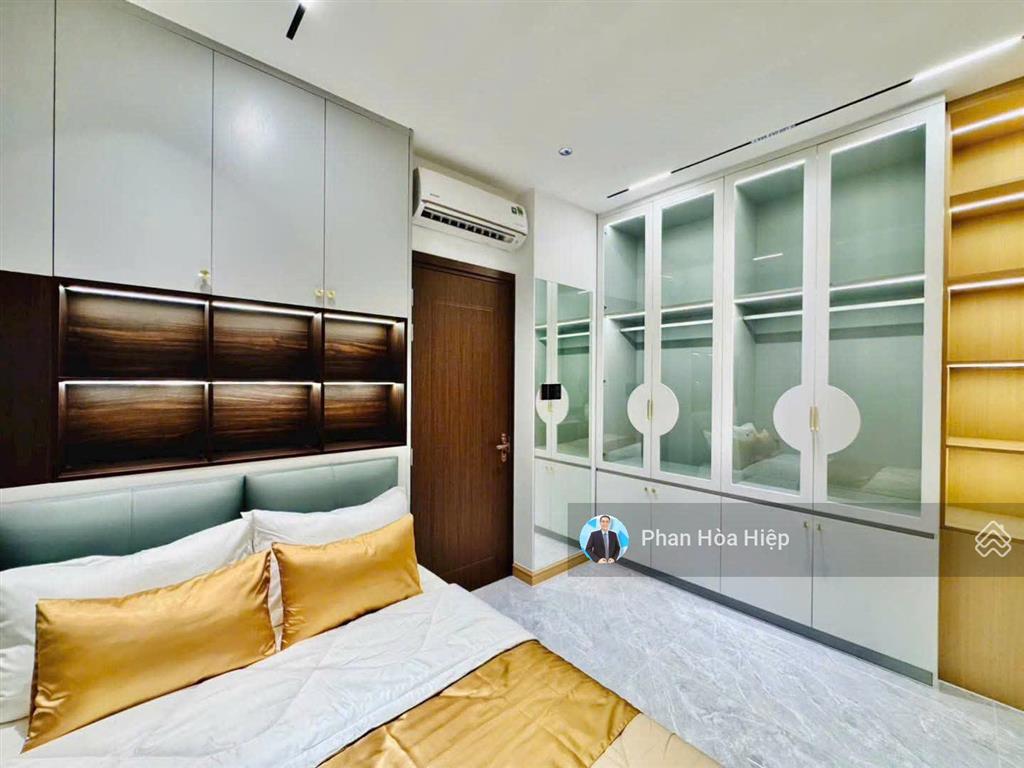 Nhà mới ngay an dương vương, 60m2, 5 tầng đúc, 4pn hẻm rộng 8m, gần cv phú lâm, tiện kinh doanh