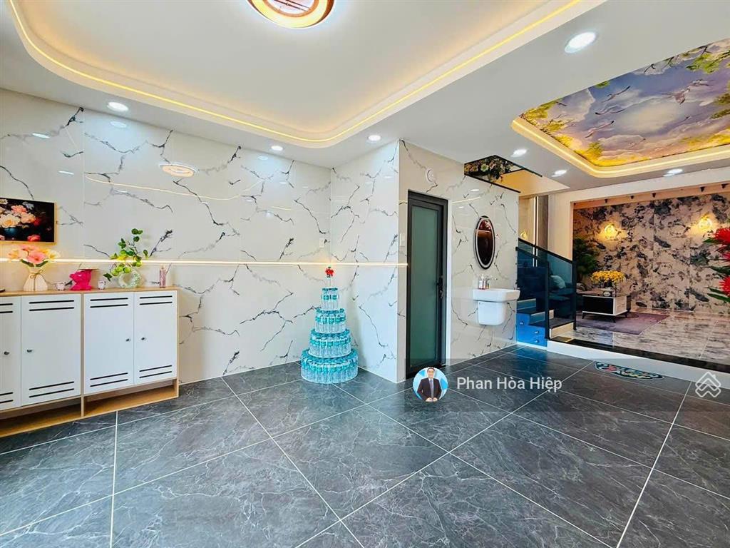 Nhà gần chợ phú lâm, 64m2, 5 tầng btct, 5pn 6wc, hẻm rộng gần ub phường phú lâm, sổ riêng