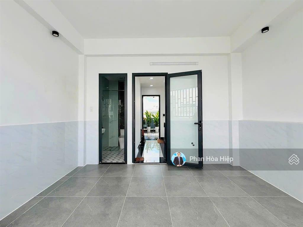 Nhà gần chợ phú lâm, 64m2, 5 tầng btct, 5pn 6wc, hẻm rộng gần ub phường phú lâm, sổ riêng