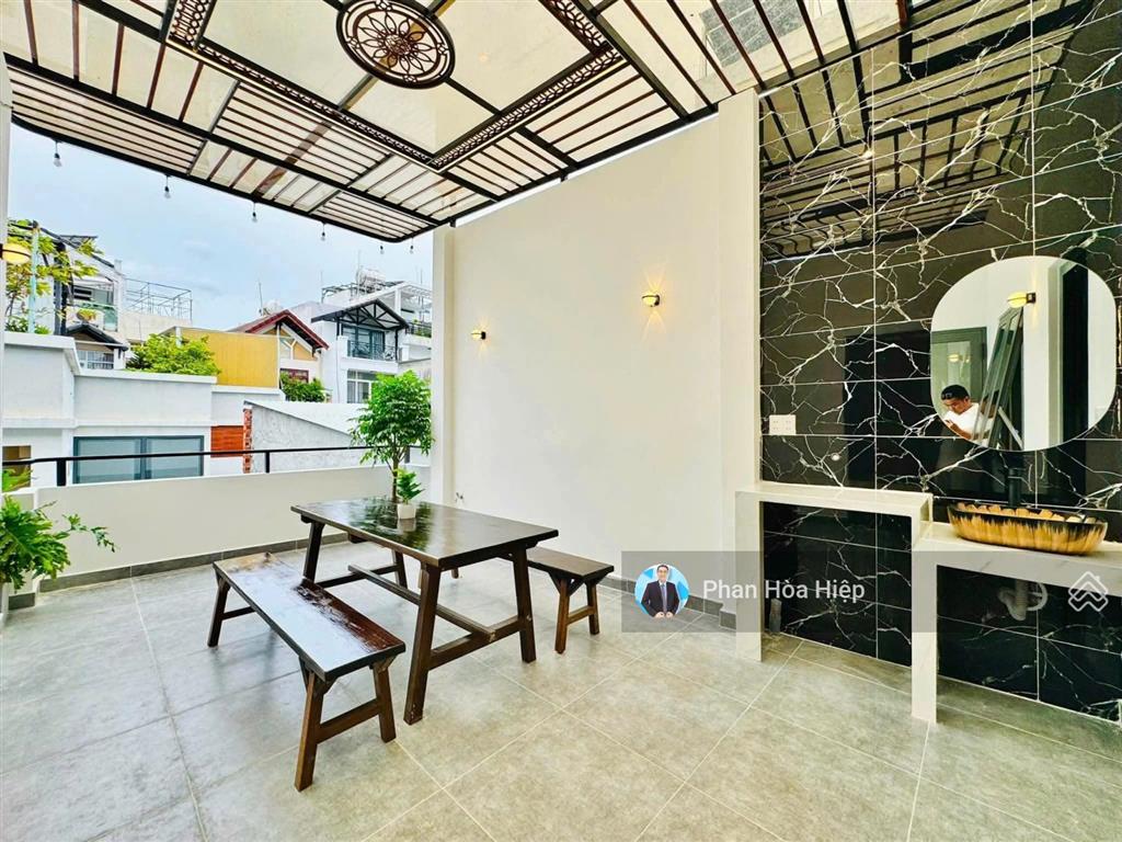 Nhà ngang 7m ngay lê quang sung, 3 tầng, 4pn có phòng trệt, hẻm xe hơi gần trường chi lăng