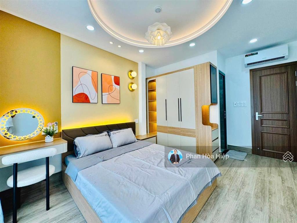Nhà ngang 7m ngay lê quang sung, 3 tầng, 4pn có phòng trệt, hẻm xe hơi gần trường chi lăng