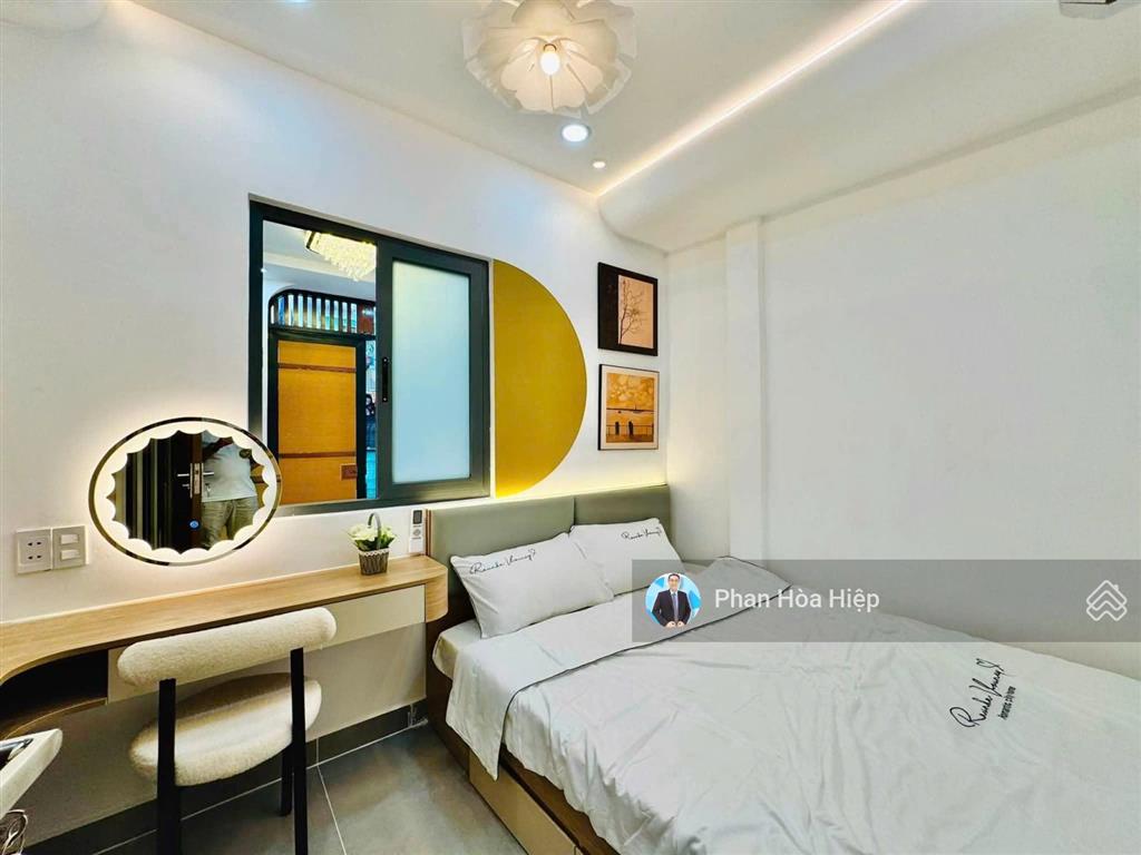 Nhà ngang 7m ngay lê quang sung, 3 tầng, 4pn có phòng trệt, hẻm xe hơi gần trường chi lăng