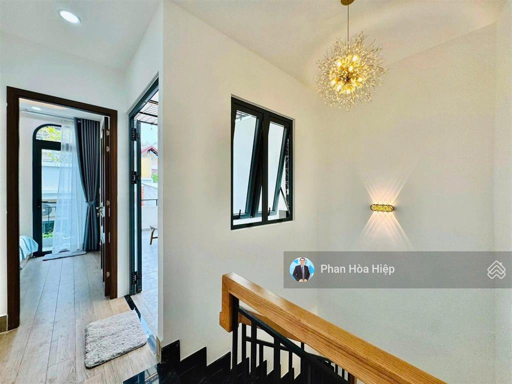 Nhà ngang 7m ngay lê quang sung, 3 tầng, 4pn có phòng trệt, hẻm xe hơi gần trường chi lăng