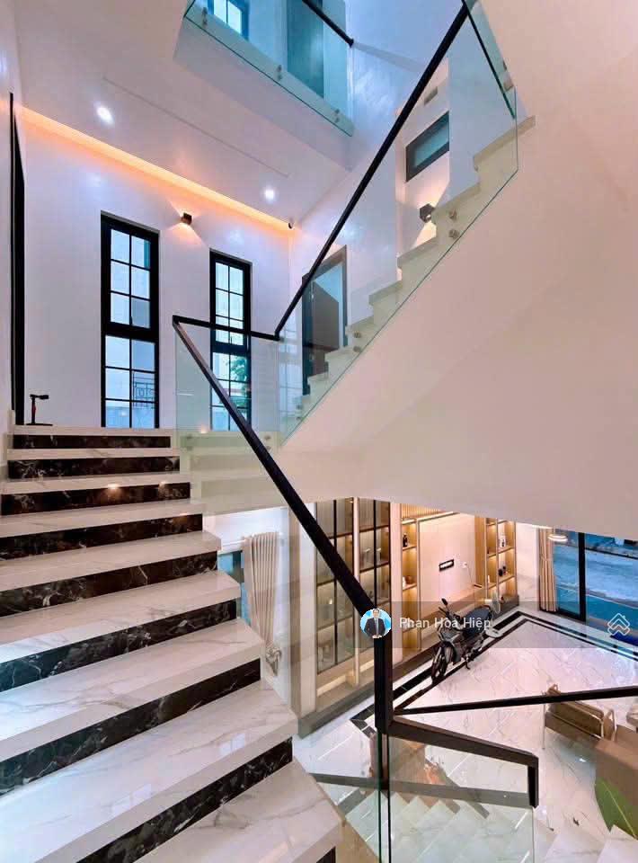 Bán nhà gần aeon bình tân, 85m2, 3 tầng, 4 pn 4 wc, hẻm xe hơi quay đầu, tiện kd đa ngành