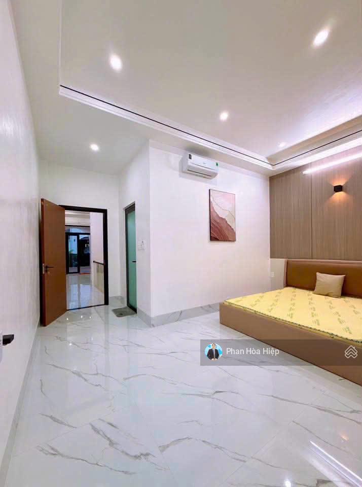 Bán nhà gần aeon bình tân, 85m2, 3 tầng, 4 pn 4 wc, hẻm xe hơi quay đầu, tiện kd đa ngành
