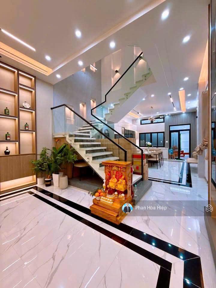 Bán nhà gần aeon bình tân, 85m2, 3 tầng, 4 pn 4 wc, hẻm xe hơi quay đầu, tiện kd đa ngành