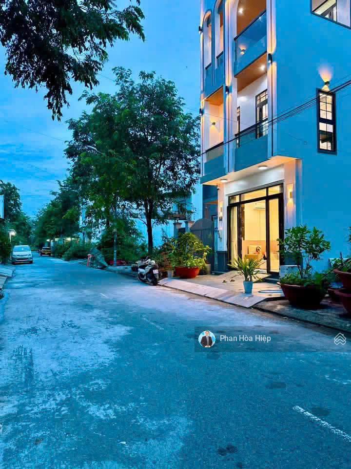 Bán nhà gần aeon bình tân, 85m2, 3 tầng, 4 pn 4 wc, hẻm xe hơi quay đầu, tiện kd đa ngành