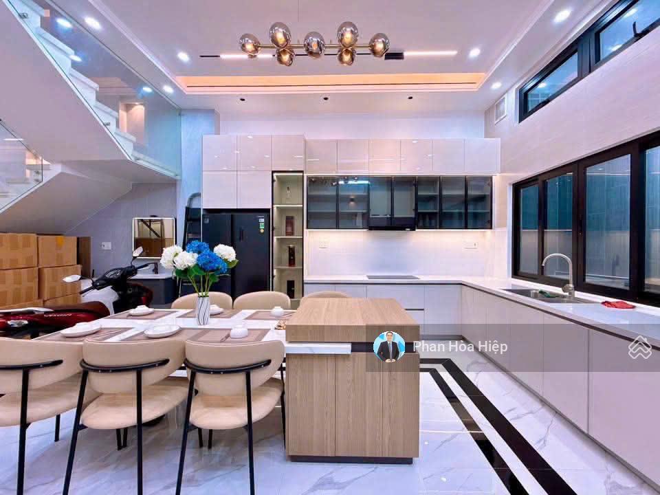 Bán nhà gần aeon bình tân, 85m2, 3 tầng, 4 pn 4 wc, hẻm xe hơi quay đầu, tiện kd đa ngành