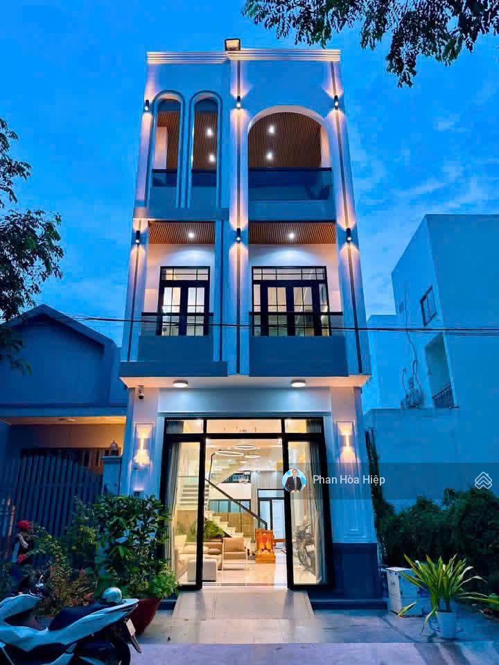 Bán nhà gần aeon bình tân, 85m2, 3 tầng, 4 pn 4 wc, hẻm xe hơi quay đầu, tiện kd đa ngành