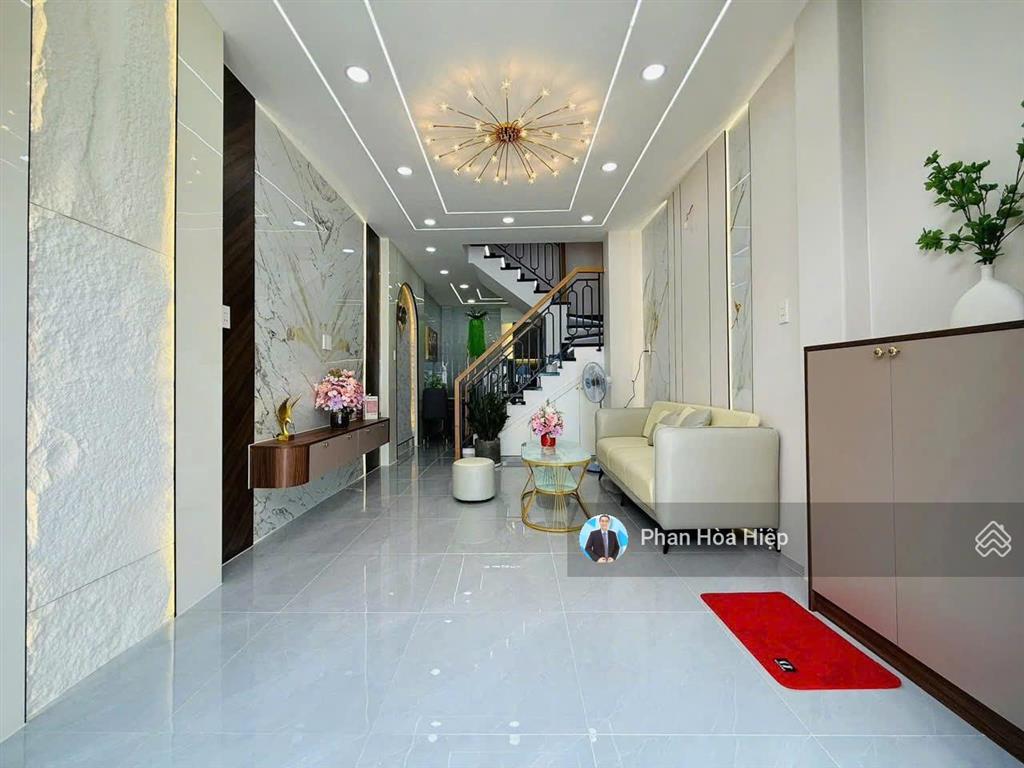Bán gấp nhà lê văn quới, 52m2, 3 tầng, 4pn 3wc, hẻm xe tải 7m thông,,tiện về ngã 4 bốn xã