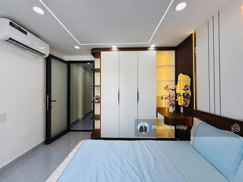 Bán gấp nhà lê văn quới, 52m2, 3 tầng, 4pn 3wc, hẻm xe tải 7m thông,,tiện về ngã 4 bốn xã