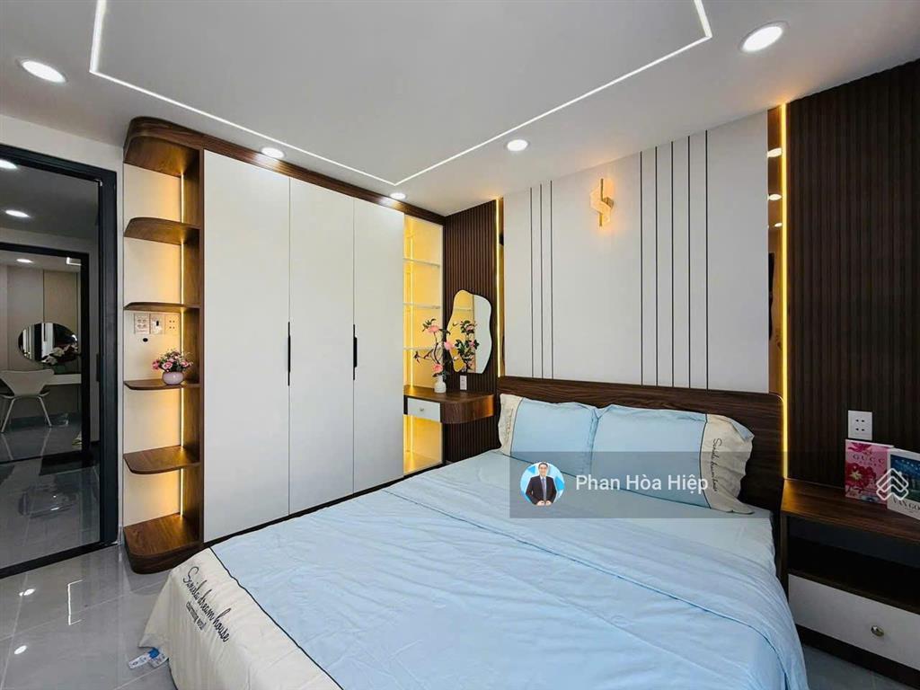 Bán gấp nhà lê văn quới, 52m2, 3 tầng, 4pn 3wc, hẻm xe tải 7m thông,,tiện về ngã 4 bốn xã