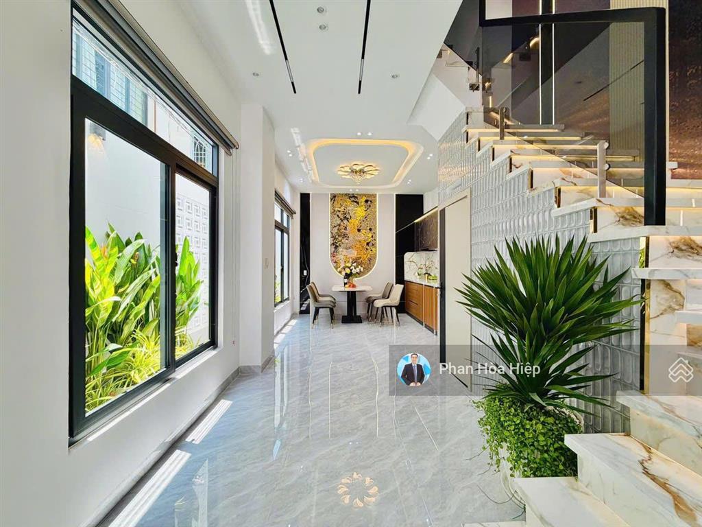 Bán nhà gần aeon đường bình trị đông, 62m2, 3 tầng btct, 4pn, nội thất cao cấp, hẻm 6m gần chợ.