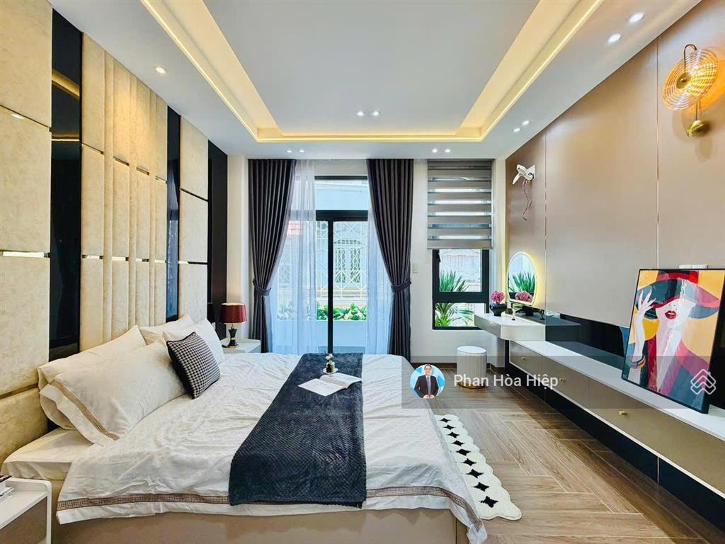 Bán nhà gần aeon đường bình trị đông, 62m2, 3 tầng btct, 4pn, nội thất cao cấp, hẻm 6m gần chợ.