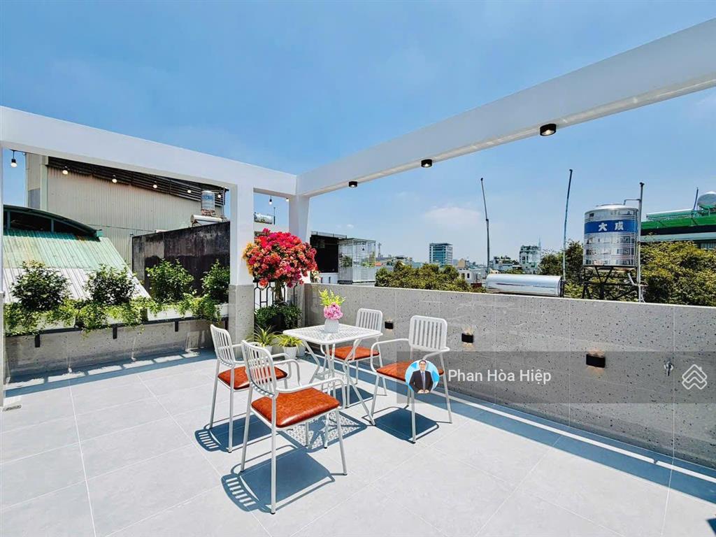 Bán nhà gần aeon đường bình trị đông, 62m2, 3 tầng btct, 4pn, nội thất cao cấp, hẻm 6m gần chợ.