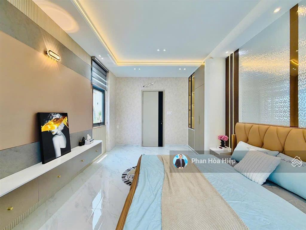 Bán nhà gần aeon đường bình trị đông, 62m2, 3 tầng btct, 4pn, nội thất cao cấp, hẻm 6m gần chợ.