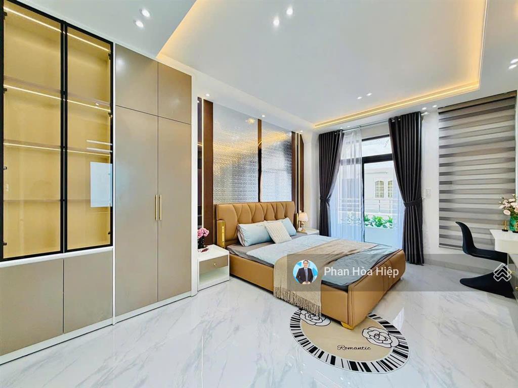 Bán nhà gần aeon đường bình trị đông, 62m2, 3 tầng btct, 4pn, nội thất cao cấp, hẻm 6m gần chợ.