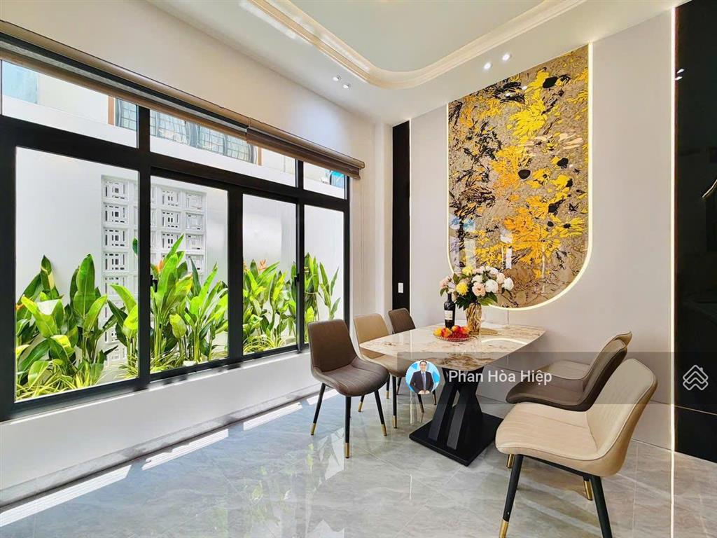 Bán nhà gần aeon đường bình trị đông, 62m2, 3 tầng btct, 4pn, nội thất cao cấp, hẻm 6m gần chợ.