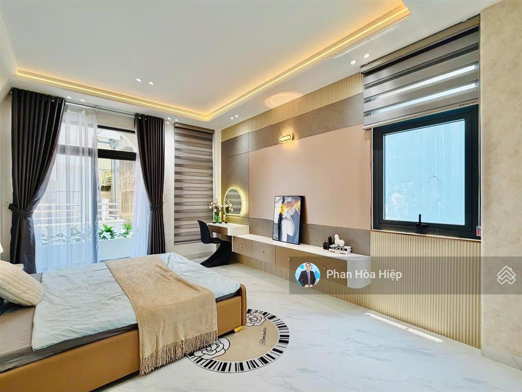 Bán nhà gần aeon đường bình trị đông, 62m2, 3 tầng btct, 4pn, nội thất cao cấp, hẻm 6m gần chợ.