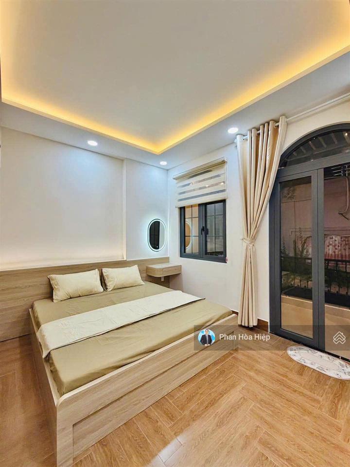 Bán gấp nhà mới ngay trần hưng đạo, 44m2, 3 tầng đúc, 4pn tặng nội thất, hẻm rộng 5m gần cầu chà và