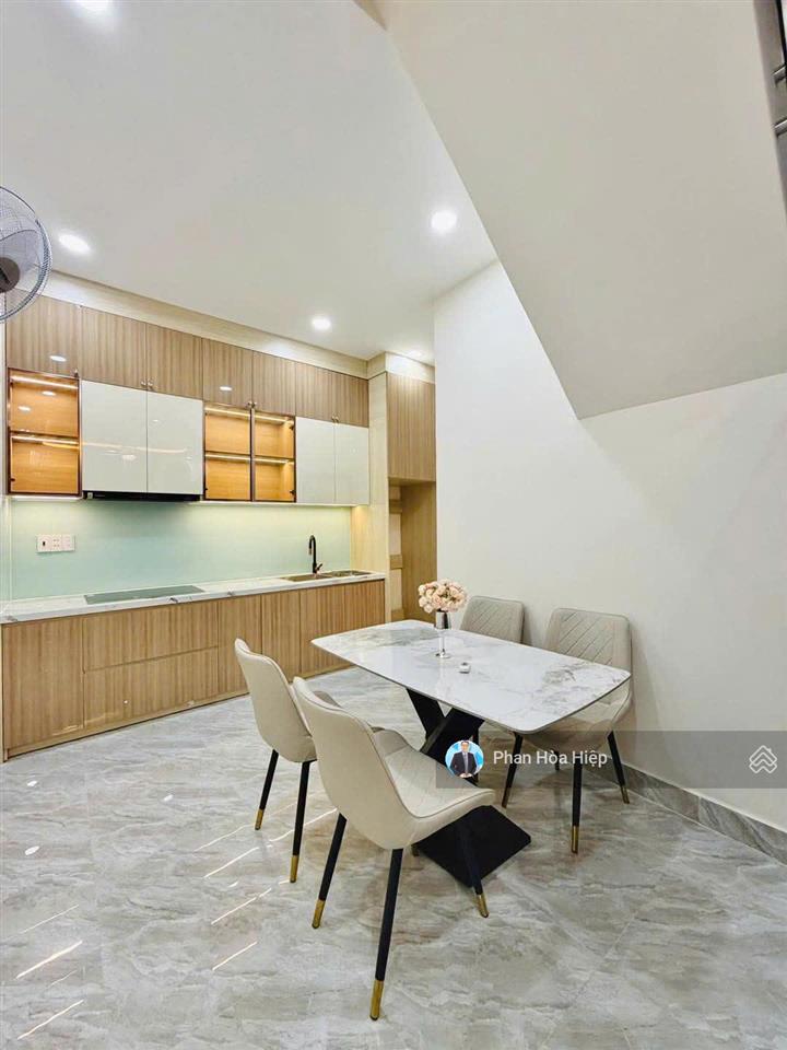 Bán gấp nhà mới ngay trần hưng đạo, 44m2, 3 tầng đúc, 4pn tặng nội thất, hẻm rộng 5m gần cầu chà và