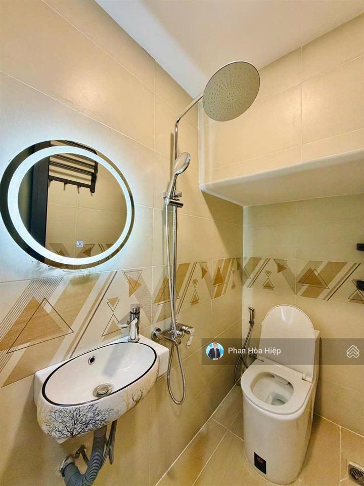 Bán gấp nhà mới ngay trần hưng đạo, 44m2, 3 tầng đúc, 4pn tặng nội thất, hẻm rộng 5m gần cầu chà và