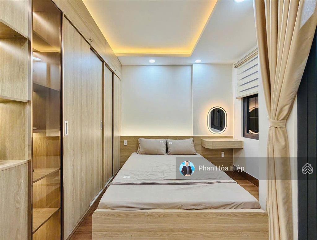 Bán gấp nhà mới ngay trần hưng đạo, 44m2, 3 tầng đúc, 4pn tặng nội thất, hẻm rộng 5m gần cầu chà và