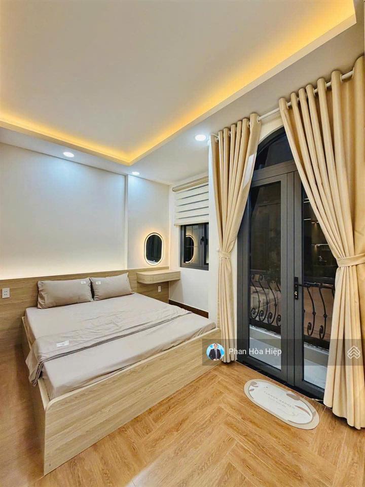 Bán gấp nhà mới ngay trần hưng đạo, 44m2, 3 tầng đúc, 4pn tặng nội thất, hẻm rộng 5m gần cầu chà và