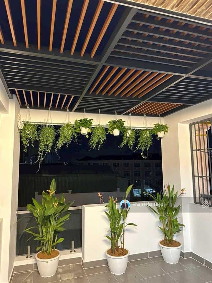 Bán gấp nhà mới xây hxh lý chiêu hoàng, 48m2, 3 tầng btct 4pn, cách 20m ra mt đường