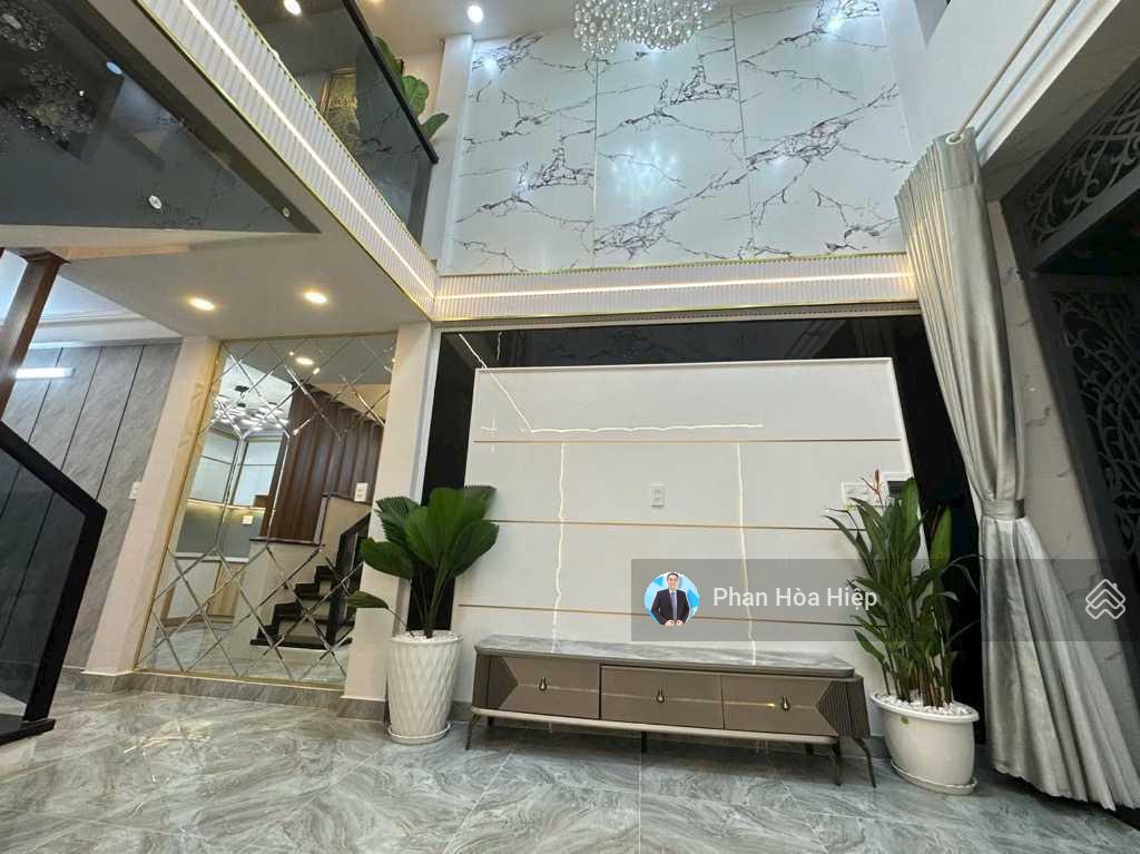 Bán gấp nhà mới xây hxh lý chiêu hoàng, 48m2, 3 tầng btct 4pn, cách 20m ra mt đường
