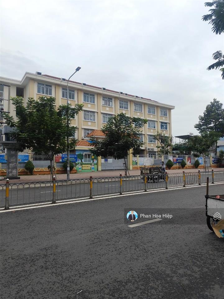 Bán gấp nhà mới xây hxh lý chiêu hoàng, 48m2, 3 tầng btct 4pn, cách 20m ra mt đường