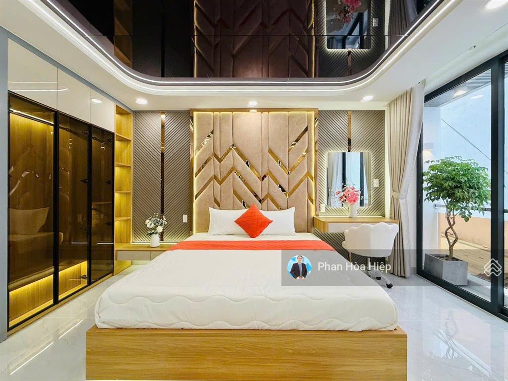 Nhà gần aeon bình tân, 63m2, 4 tầng đúc, 4pn hẻm rộng 6m, tặng nội thất, vài phút về quận 6