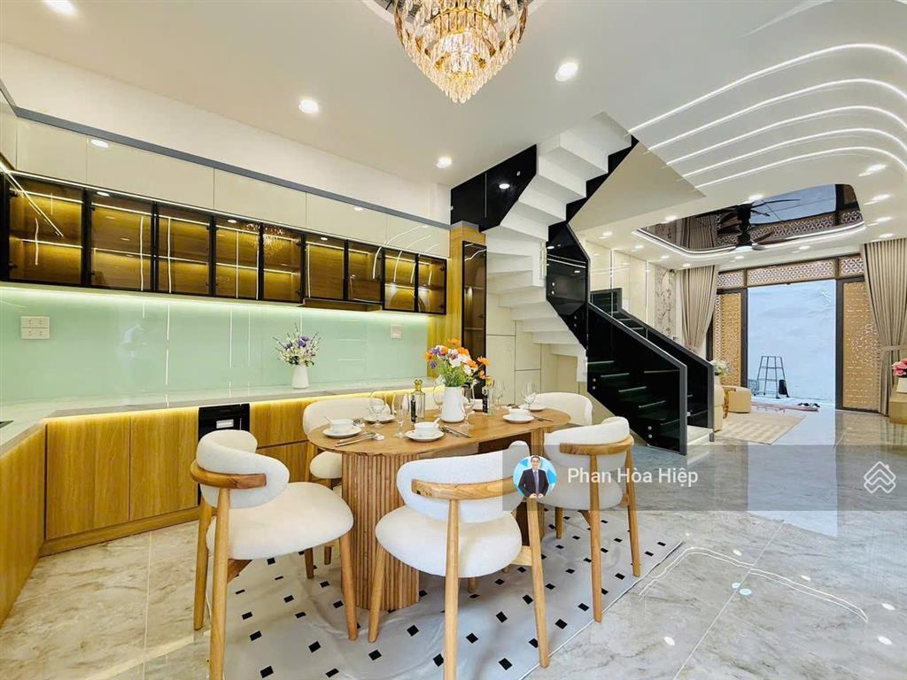 Nhà gần aeon bình tân, 63m2, 4 tầng đúc, 4pn hẻm rộng 6m, tặng nội thất, vài phút về quận 6