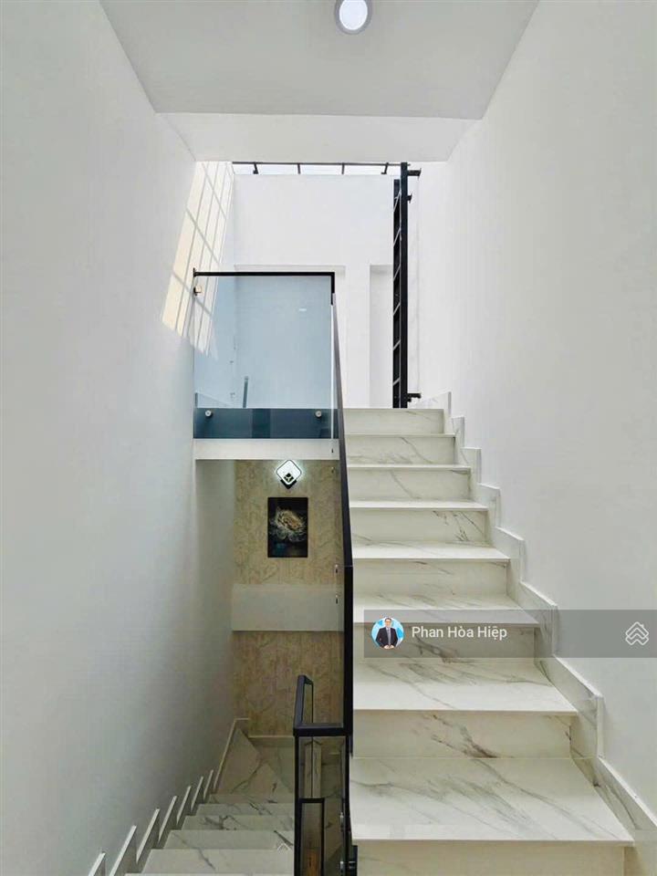 Xuất cảnh bán nhà hxh trần hưng đạo, 44m2, 3 tầng đúc, 4pn 3wc, gần bv chỉnh hình và bv nhiệt đới