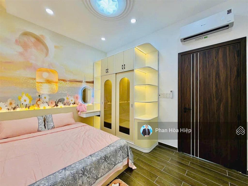 Xuất cảnh bán nhà hxh trần hưng đạo, 44m2, 3 tầng đúc, 4pn 3wc, gần bv chỉnh hình và bv nhiệt đới