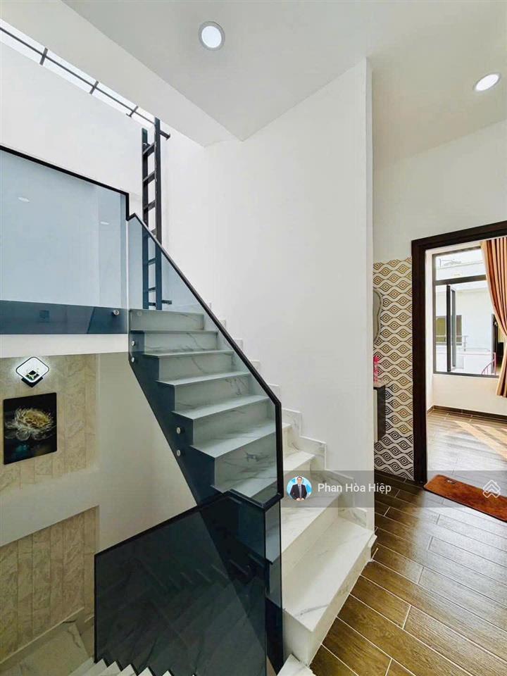 Xuất cảnh bán nhà hxh trần hưng đạo, 44m2, 3 tầng đúc, 4pn 3wc, gần bv chỉnh hình và bv nhiệt đới
