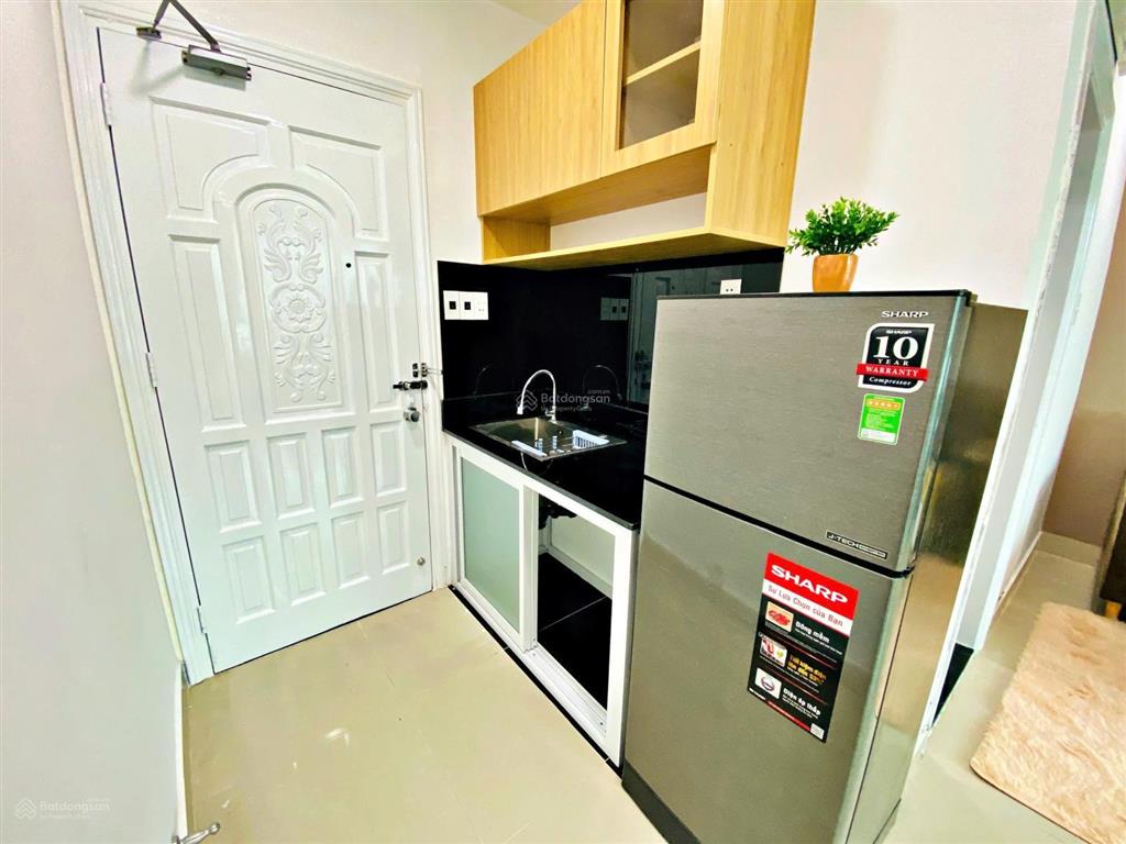 Chính chủ cho thuê 1pn+studio tách bếp full tiện nghi ngay cầu lê văn sỹ. giảm 500k/th