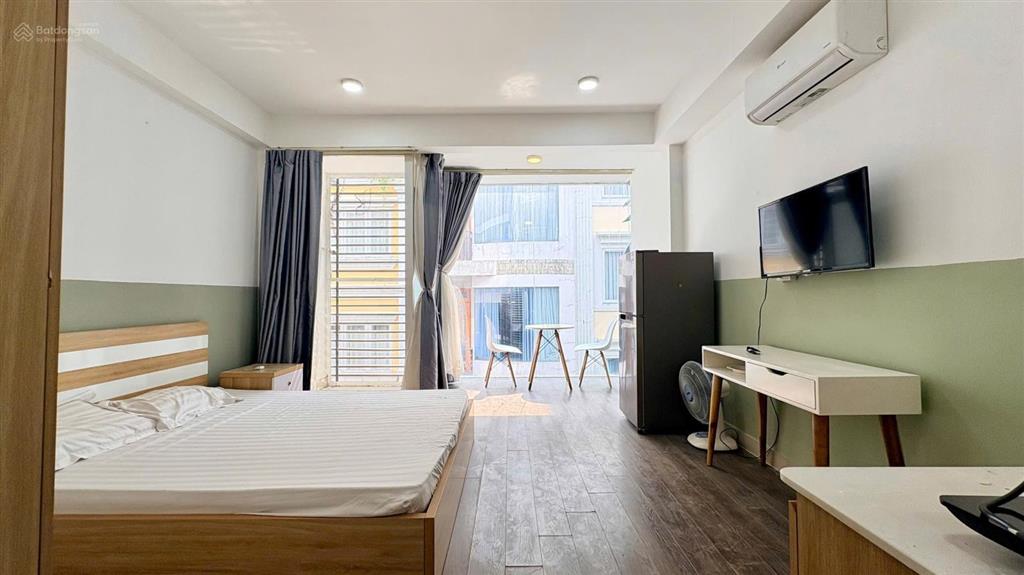 Cho thuê studio ban công thang máy full nội thất ngay ký con bến thành. giá sinh viên