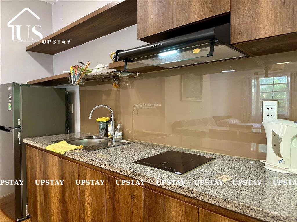 Cho thuê phòng 50m2 có sân vườn mặt tiền hoàng sa, tân định. đầy đủ tiện nghi cao cấp. 2 ban công